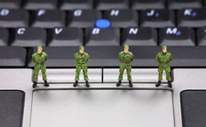 army-soldiers-laptop-370x229