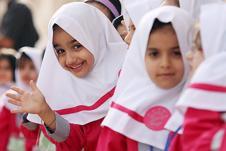 تحمیل حجاب به کودکان، یکی از اشکال کودک آزاری/ سوسن محمدخانی غیاثوند