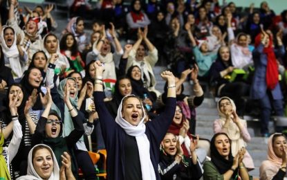 تماشای مسابقات ورزشی، برای زنان ممنوع/ محسن فرشیدی