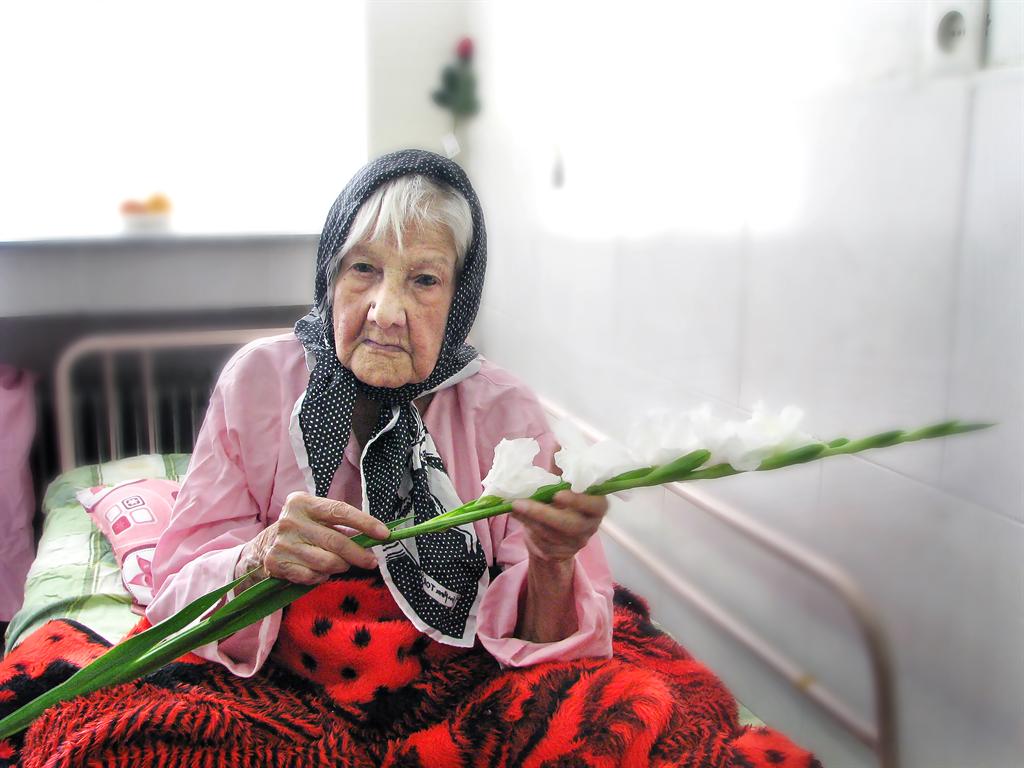 زنانه شدن فقر، تنهایی و سالمندی در ایران/الهه امانی