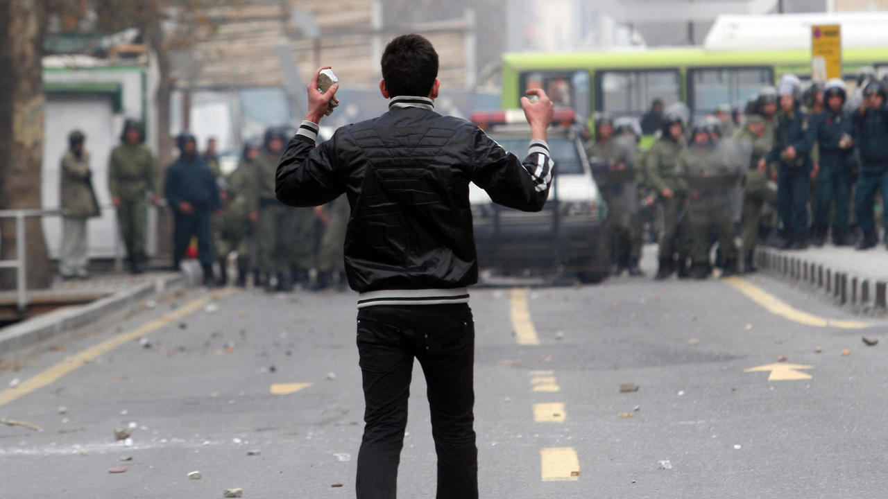 نقبی بر روش حکومت در تحریف و سرکوب اعتراضات خیابانی/ماری محمدی